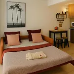 Flamant Rose - Climatise Avec Terrasse, A 150 M